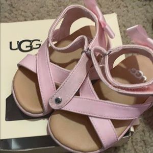 UGG toddler sandals size 4/5.